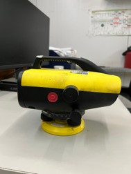 AUTOMATIC LEVEL 01 Leica Digital Level Sprinter 250M