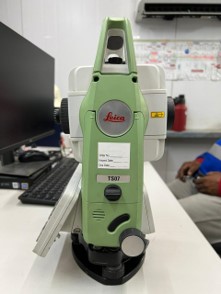 TOTAL STATION 04 Leica TS07 5” R500