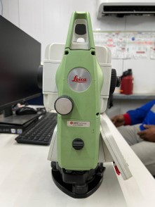 TOTAL STATION 04 Leica TS07 5” R500