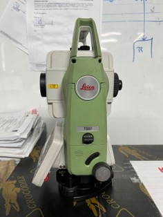 TOTAL STATION 09 Leica TS07 5” R500