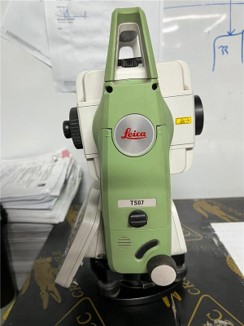 TOTAL STATION 11 Leica TS07 5' R500