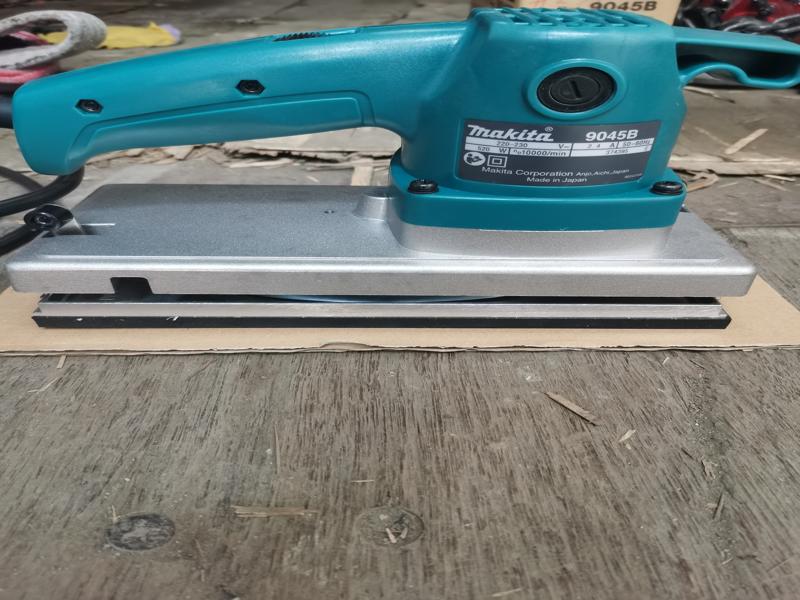 Makita Finishing Sander - 9045B - 520W