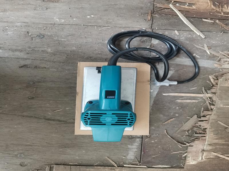 Makita Finishing Sander - 9045B - 520W 'SOLD'