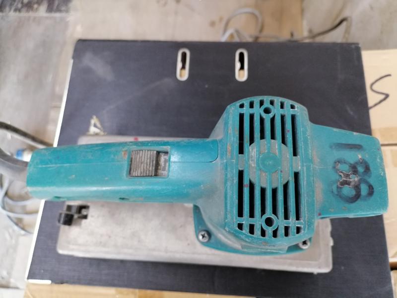 Makita Finishing Sander - 9045B - 520W