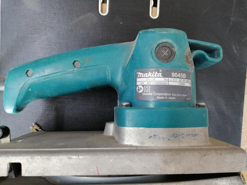 Makita Finishing Sander - 9045B - 520W