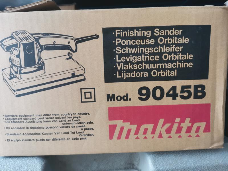 Makita Finishing Sander - 9045B - 520W