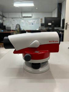 AUTOMATIC LEVEL 06 Leica NA730 plus